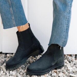 LIKE NEW! JENNI KAYNE Brooklyn Lug Sole Chelsea Boots Black Nubuck Leather, 10 🖤